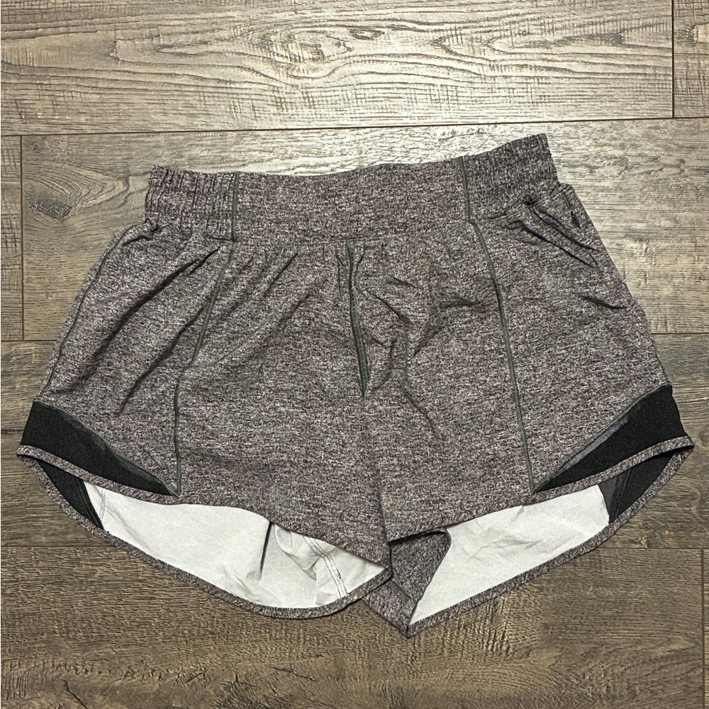Lululemon Heather Black Hotty Hot Short || *Long 4”Size 6 Athletic Shorts